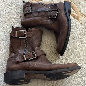 Vince Camuto Roadell Moto EUC Leather/ Suede Boots size 7.5